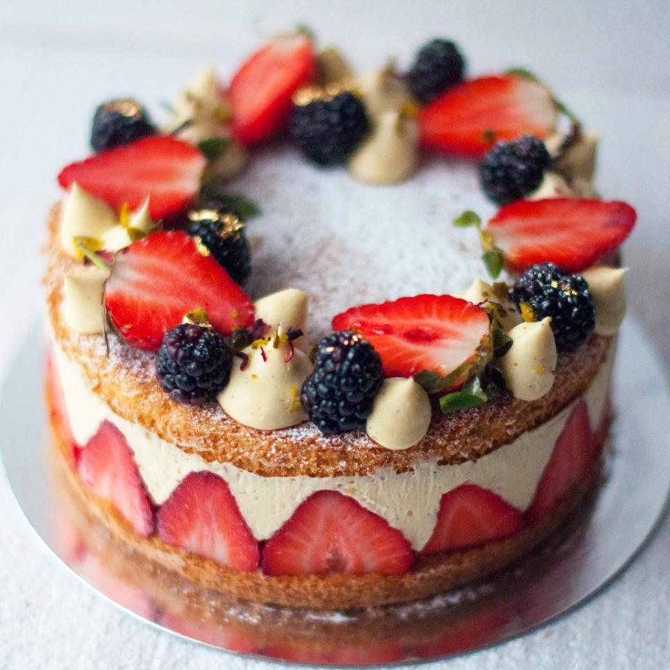 Fraisier cake
